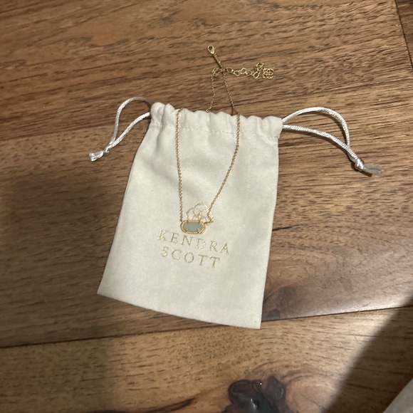 Kendra Scott necklace - Picture 2 of 2